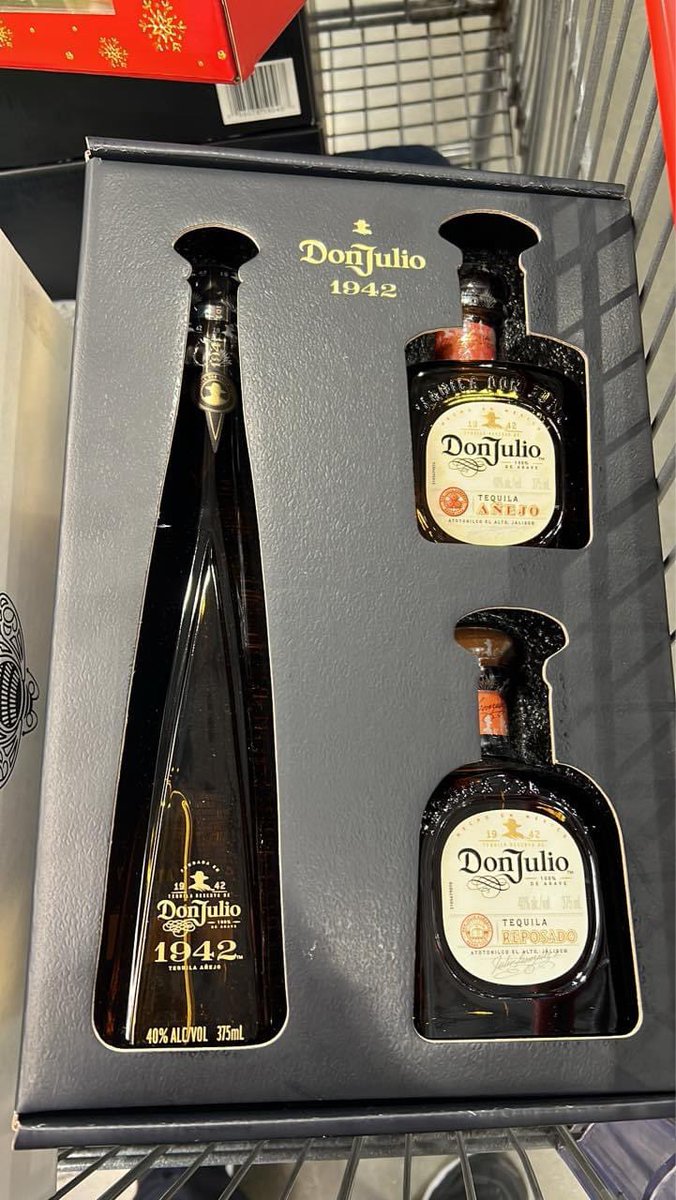 shu_b0x's tweet photo. Costco is so clutch. 

Don set $124.99
Patron set $84.99 https://t.co/j5XsF3nxiU