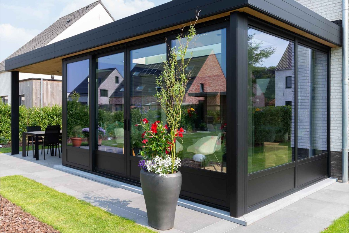 WillemsVerandas's tweet image. 🏠 Onze innovatieve woonuitbreidingen bieden:

Hoogwaardig aluminium met een lange levensduur
Opties voor hout of steellook
Condensvrije ventilatie
Onderhoudsgemak

#WillemsVerandas #Woonuitbreiding

Meer weten? Kies voor een uitbreiding die bij jou past: hubs.la/Q02Wqgys0