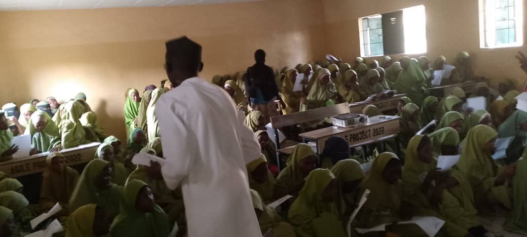 Sure4u_'s tweet image. SURE 4U in collaboration with @mecahtng embarked on a 1week awareness campaign to Halt Human Trafficking and Smuggling from Monday 11th of November with Federal Staff School Kano and Tahfizul Qur'an Islamiyya and the Campaign to 17th November with ECWA church Sabon Gari Kano.