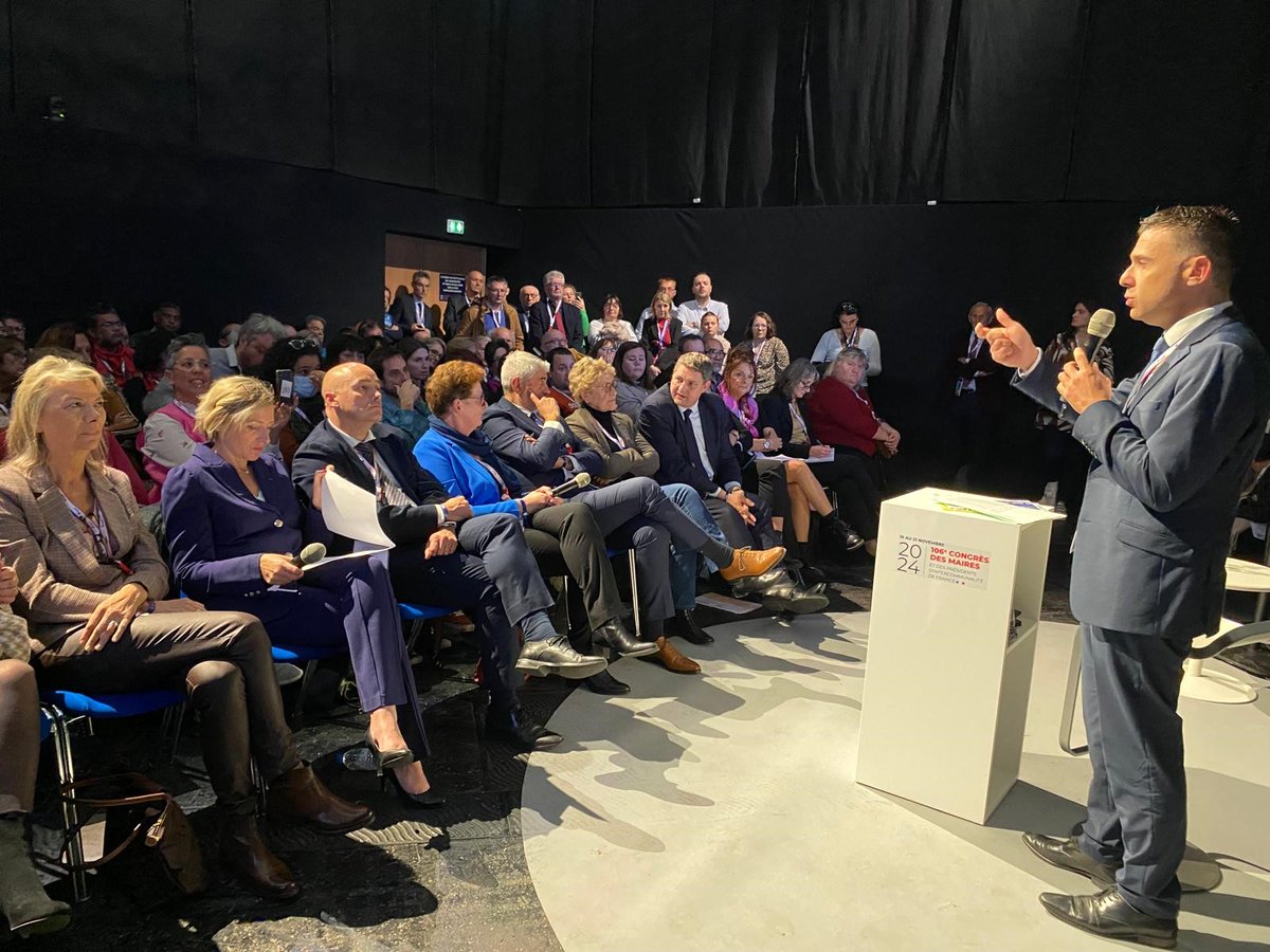 🔴 En direct du #CongrèsDesMaires : <a href="/nedelecyohann/">Yohann Nédélec</a>, président du CNFPT, intervient lors de la rencontre sur l'évolution du métier de secrétaire général de mairie.

👉 Le CNFPT propose 2 nouveaux dispositifs de #formation pour accompagner la revalorisation de ce métier.