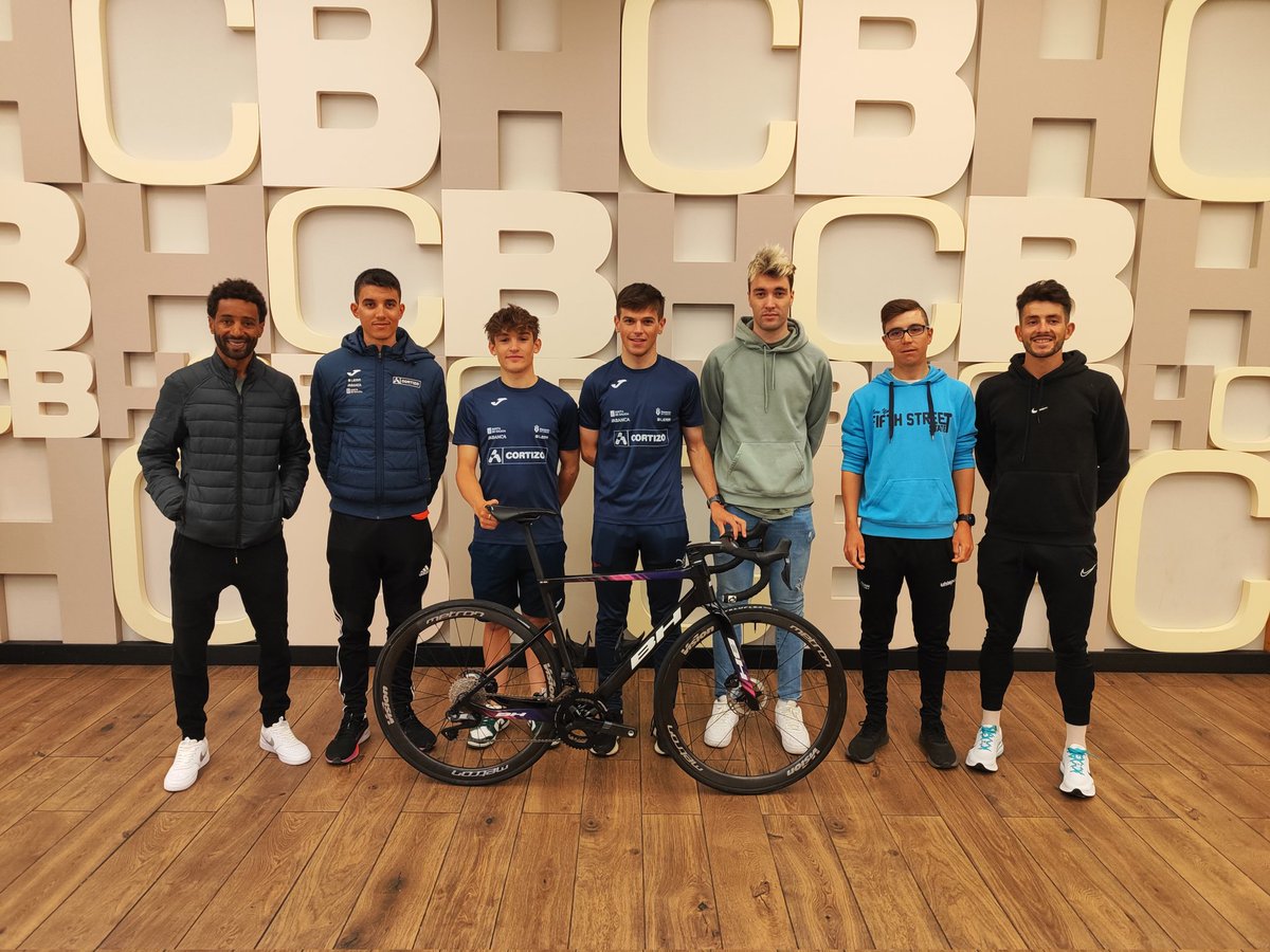 Ya tenemos en Burgos a (casi) todos los nuevos fichajes 🌟

🤗 ¡Bienvenidos, Merhawi, José Luis, Daniel, Hugo, Vojtech, Carlos y David!

A <a href="/joshburnettnz/">Josh Burnett</a> lo veremos en la próxima concentración 😉