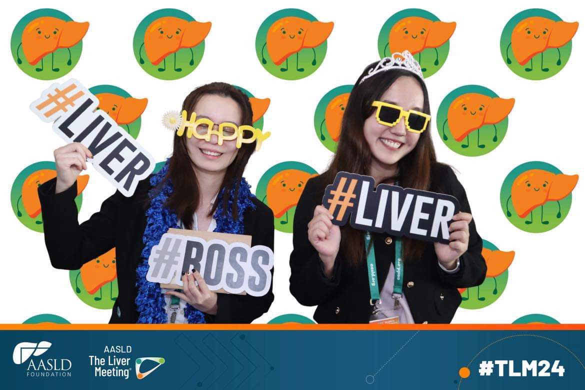 NatchayapMD's tweet photo. Wrapping up an incredible #TLM2024 conference! ๐ Learned, networked, and inspired by outstaning liver research and amazing people. ๐๐ฉโโ๏ธ๐จโโ๏ธ Goodbye, San Diego! ๐ดโ๏ธ Until next time! โจ See you in Washington, D.C.! ๐๏ธ
#TLM24
@AASLDtweets @AASLDFoundation #livertwitter #WomanInGI
@sychan0514
