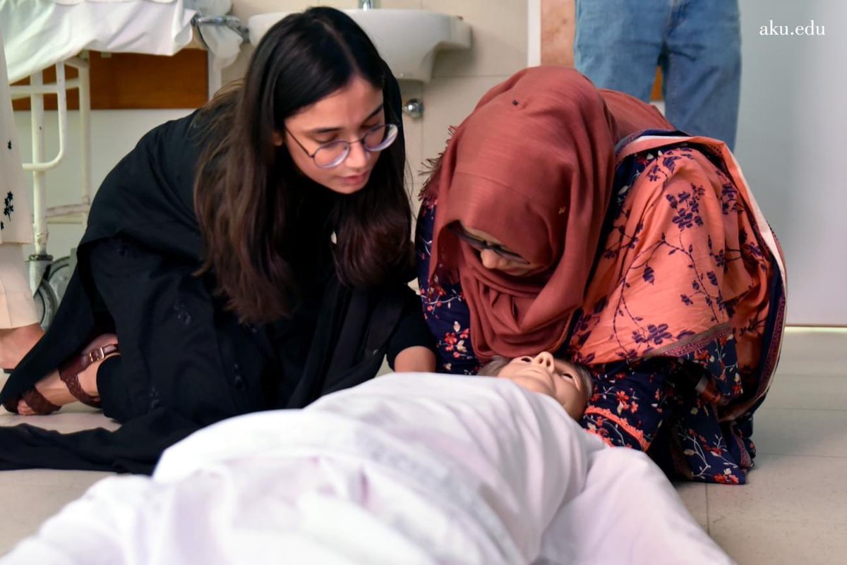Using simulation for the community at the Centre for Innovation in Medical Education (CIME) <a href="/AKUGlobal/">Aga Khan University</a> !
Teachers from across Karachi learnt essential first aid and emergency response skills to #makeadifference in their schools and communities thanks to <a href="/spie_aku/">SPIE</a> 👍🏼