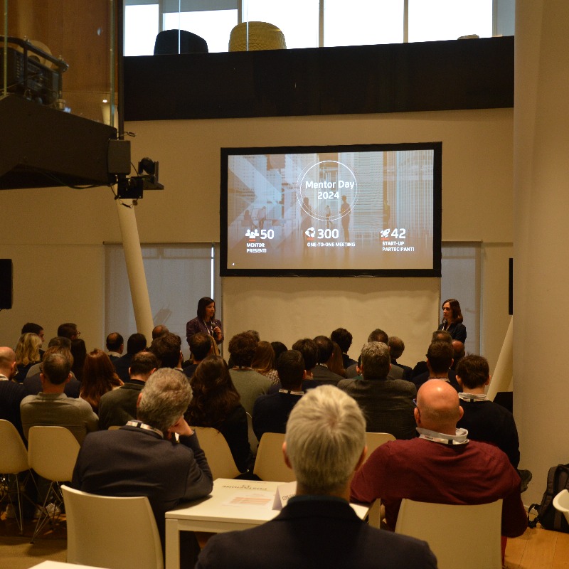 UniCredit_IT's tweet photo. In occasione del #MentorDay di #UniCreditStartLab, le protagoniste odierne sono state le #startup selezionate. Una giornata dedicata a incontri mirati con oltre 50 Mentor, capitale di relazione e competenza a disposizione dei progetti innovativi individuati dalla nostra Banca.