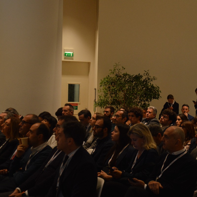 UniCredit_IT's tweet photo. In occasione del #MentorDay di #UniCreditStartLab, le protagoniste odierne sono state le #startup selezionate. Una giornata dedicata a incontri mirati con oltre 50 Mentor, capitale di relazione e competenza a disposizione dei progetti innovativi individuati dalla nostra Banca.
