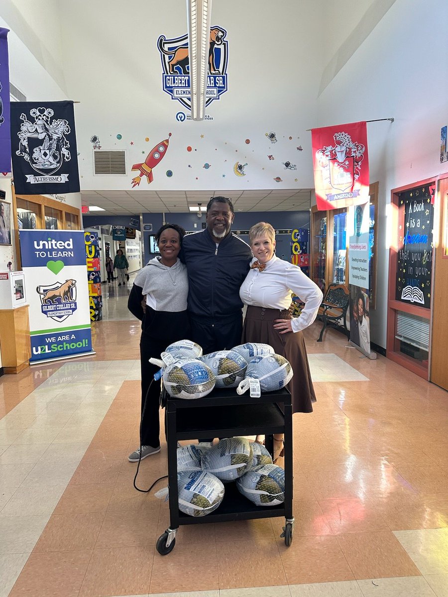 Sharonda Walker (@shaywalker74) on Twitter photo Thank you Rev. Anthony B. Nolan, Sr. of Paradise Missionary Baptist Church and Turn of the Tide Ministries for donating ten  (10) turkeys to our Cuellar families!!
<a href="/CuellarNation/">Gilbert Cuellar Sr. Elementary</a> Thank you Rev. Anthony B. Nolan, Sr. of Paradise Missionary Baptist Church and Turn of the Tide Ministries for donating ten  (10) turkeys to our Cuellar families!!
<a href="/CuellarNation/">Gilbert Cuellar Sr. Elementary</a>