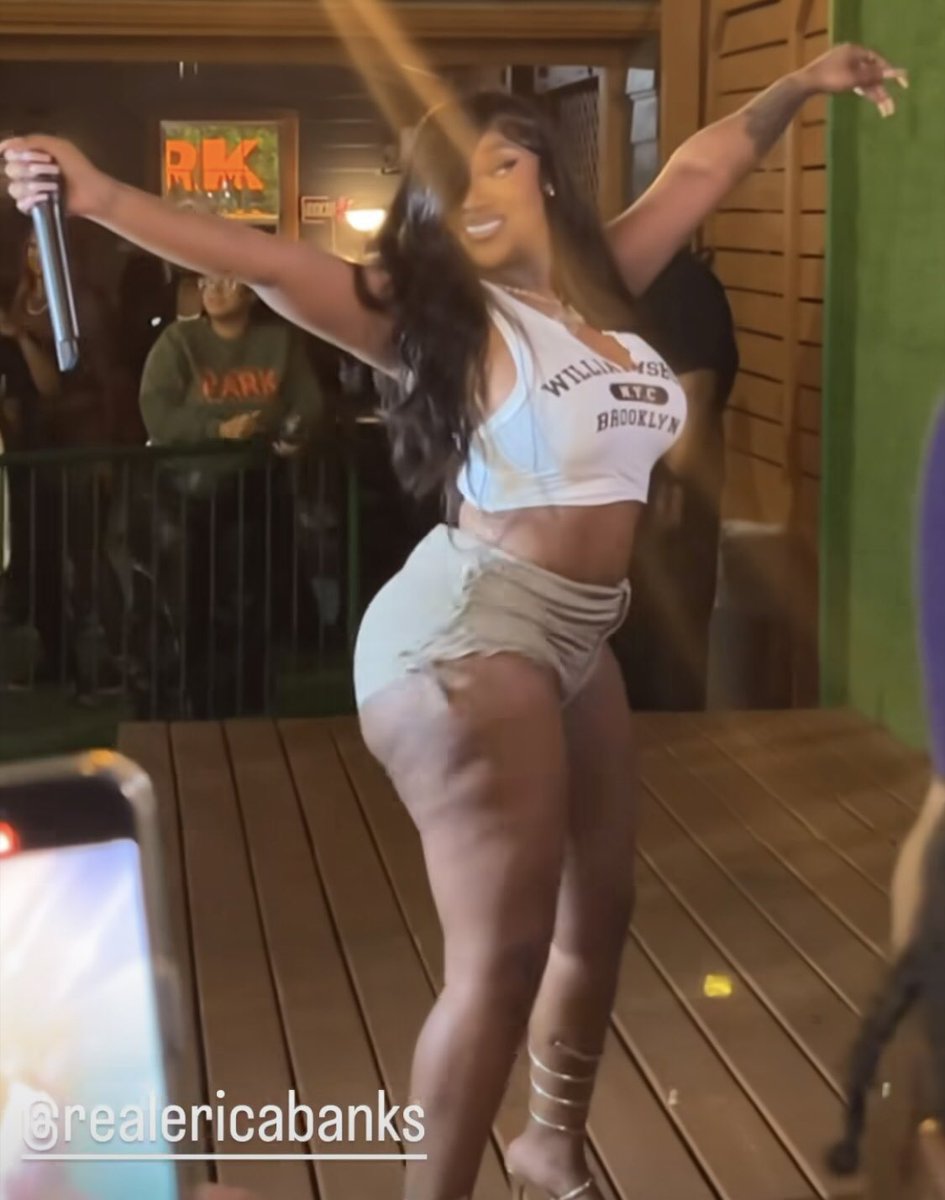 jakeralashay's tweet image. She Reminds Me Of Squidward When He Ate All The Krabby Patties. 🧐🦑🍔 #EricaBanks #SquidwardTentacles