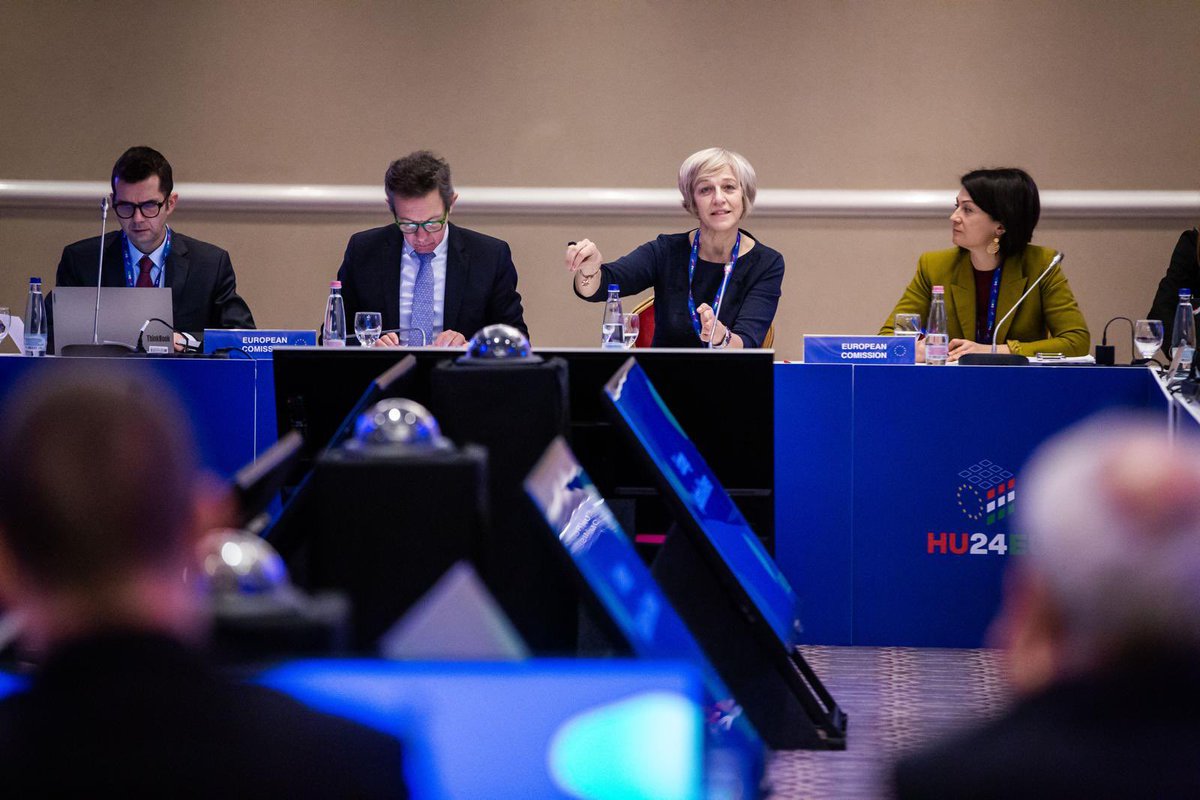 To reach the targets we set for the #DigitalDecade, cooperation is key.
 
Today in Budapest, 🇪🇺 Member States came together with the Commission to discuss the work done, challenges &amp; new #strategic approaches to drive &amp; strengthen our #digital sovereignty.