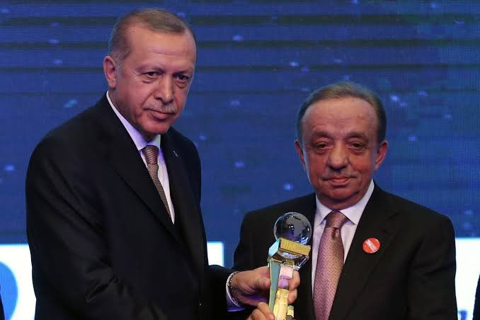 DvRm_MKA's tweet photo. Hiçbir başarının cezasız, hiçbir namussuzluğun ödülsüz bırakılmadığı ülke…

#nasuhmahrukiyalnızdeğildir https://t.co/lEHLC30ILl