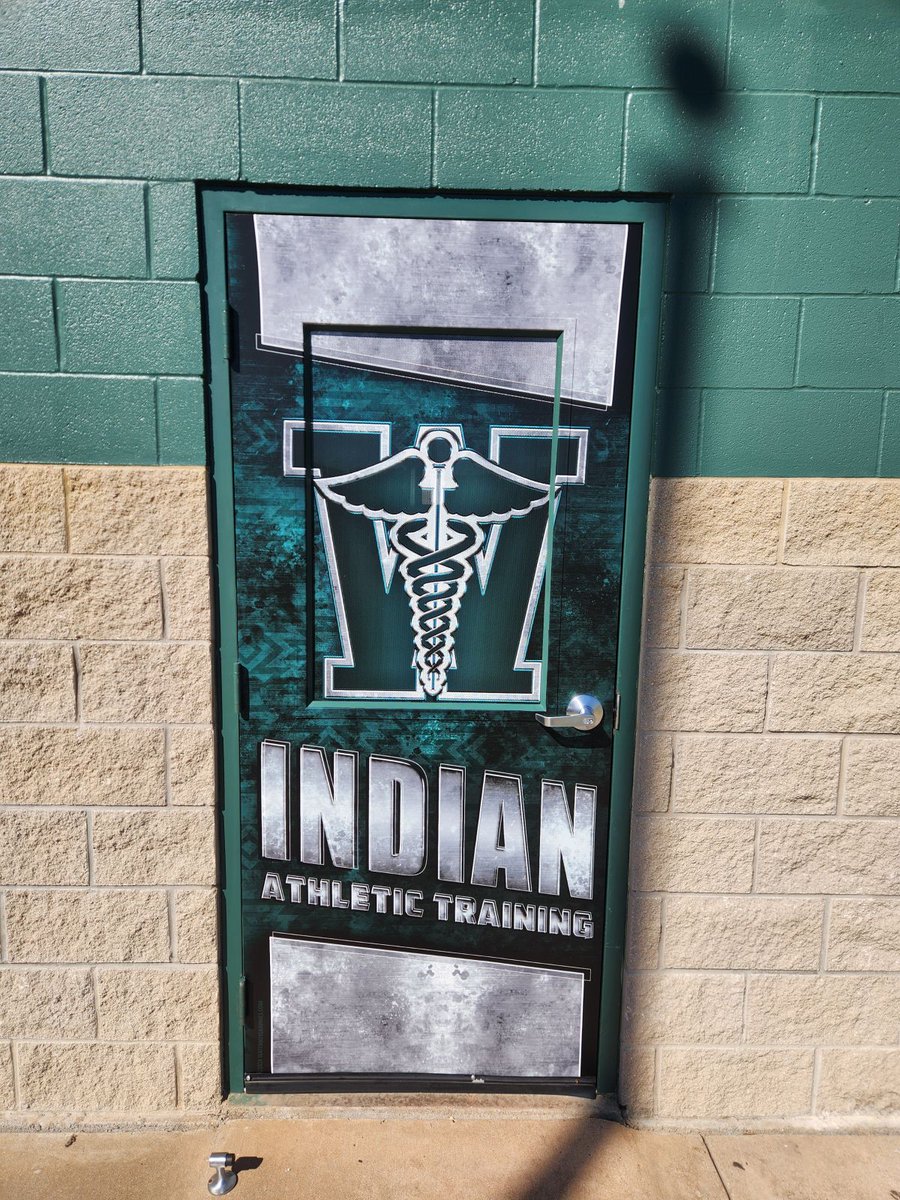 waterboy_tx's tweet photo. Privacy & Functionality in One! @HachieSportsMed @hachiesports @WaxahachieHS @WaxahachieISD
#webrandbig #athletics #sports #sportsbranding #waterboygraphics #customdoors #customentrances #customwindows #windscreens #customgraphics #waxahachie #indians https://t.co/r7qQ12AbGz