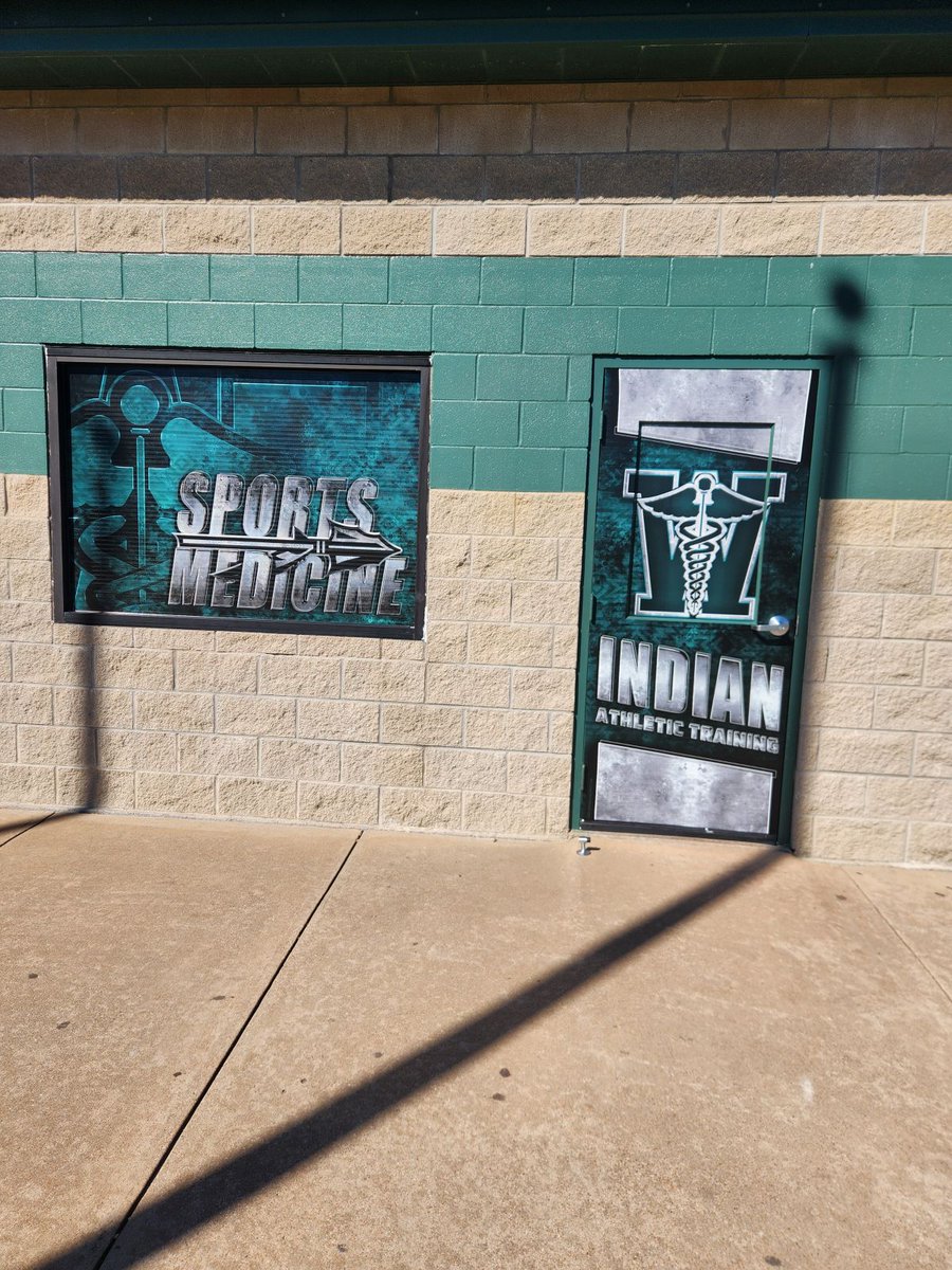 waterboy_tx's tweet photo. Privacy & Functionality in One! @HachieSportsMed @hachiesports @WaxahachieHS @WaxahachieISD
#webrandbig #athletics #sports #sportsbranding #waterboygraphics #customdoors #customentrances #customwindows #windscreens #customgraphics #waxahachie #indians https://t.co/r7qQ12AbGz