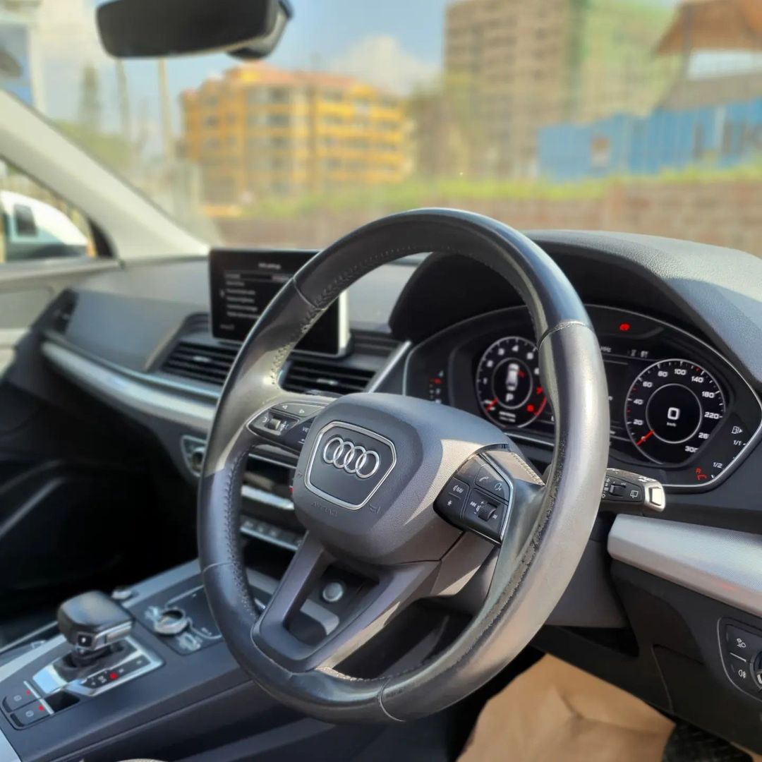 winstom1stclass's tweet photo. 2017 AUDI Q5 S-LINE QUATTRO
(Locally available in our showroom ⚓)

🇰🇪 PRICE: KES 4,750,000

MILEAGE: 81,000Kms

Features include:- A 2000cc Turbocharged petrol engine, 7 speed Stronic DCT transmission, 252Hp and 370Nm, Quattro all wheel drive, https://t.co/ruk91eyc7H