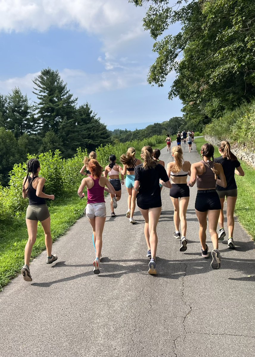 I believe the fundamental goal of coaching youth runners is to build a life-long love of the sport

Looking back on the fall, it was heartening to see 15 CAVS Alumni currently running XC collegiately, with hundreds more continuing to run as a regular part of their daily lives💙💛