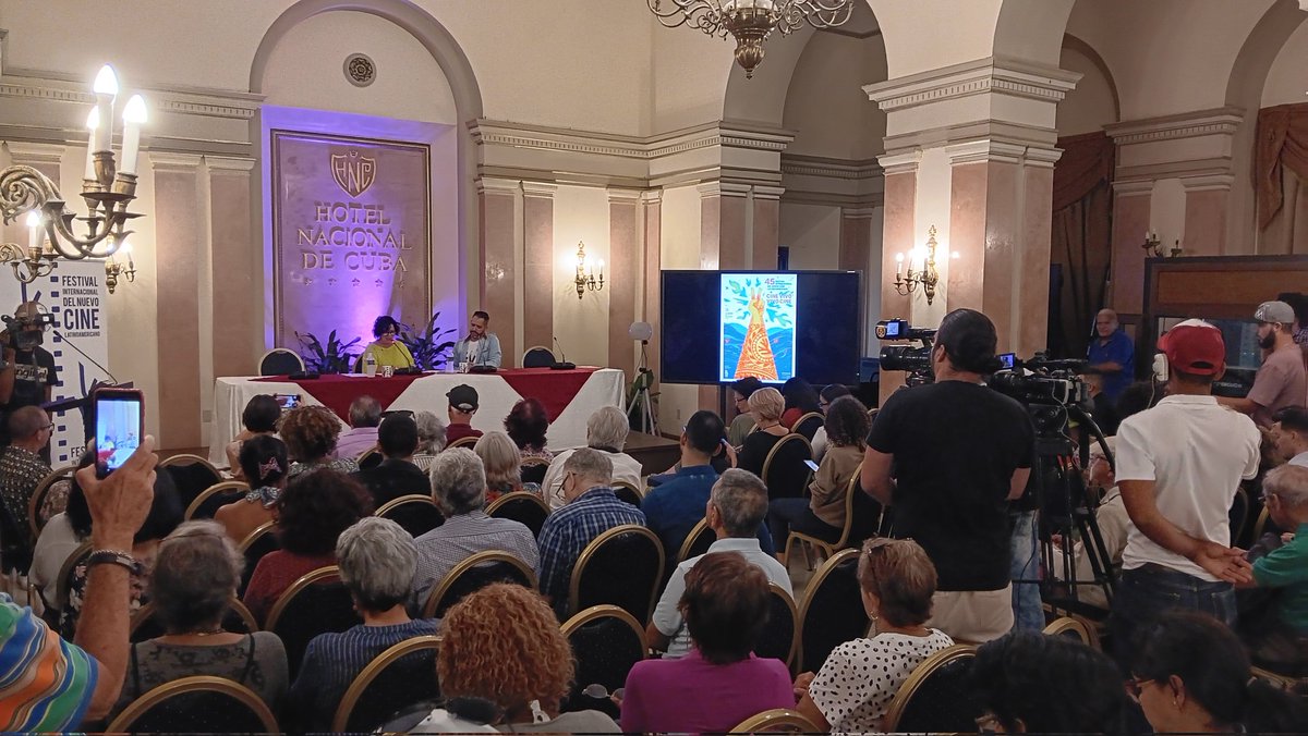 Dio inicio en la sala Taganana del hotel Nacional de Cuba La conferencia de prensa del 45 Festival Internacional del Nuevo Cine Latinoamericano 
<a href="/cubacineicaic/">Cubacine ICAIC</a> <a href="/cartel_on/">CartelON. Gráfica Cubana</a> <a href="/CubanoCine/">Revista Cine Cubano</a>
