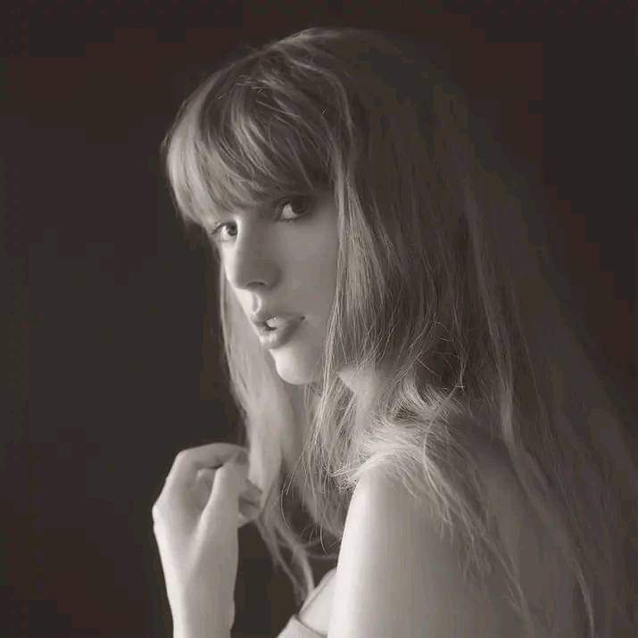 randomassname3's tweet photo. HEARTBREAKING 💔💔💔 Taylor Swift has unfortunately not quit music yet. https://t.co/SJNhuiJPAQ