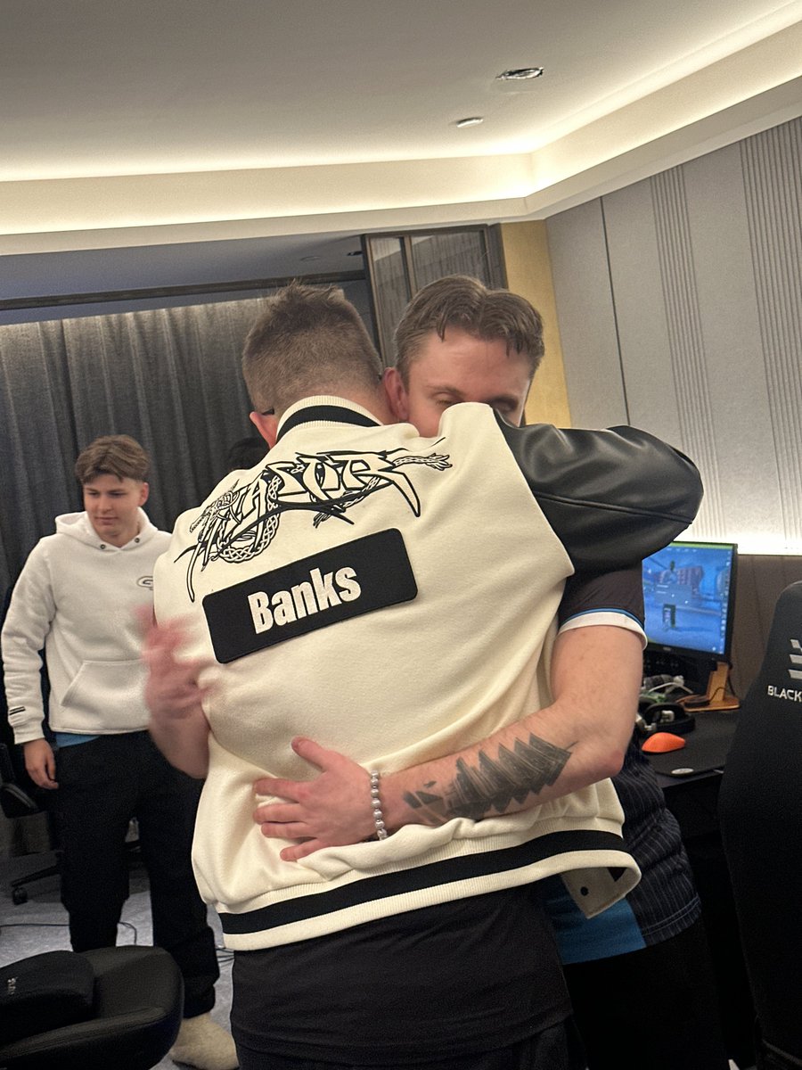 James Banks 🇺🇦 tweet media