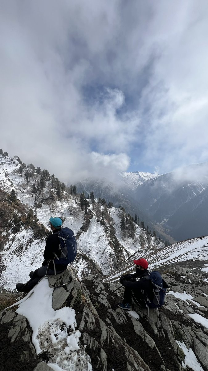 pathfinders_jk's tweet photo. Where eagles dare 
Some where from Marchoi Naranag https://t.co/SJaMo5tD9c