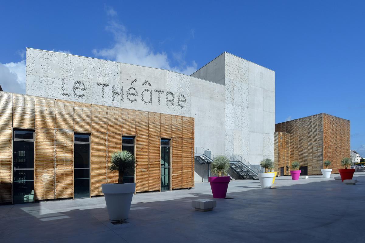 “C’est un cauchemar” : la Région des Pays de la Loire au bord de sacrifier la culture par mesure d’économies telerama.fr/arts-expositio…