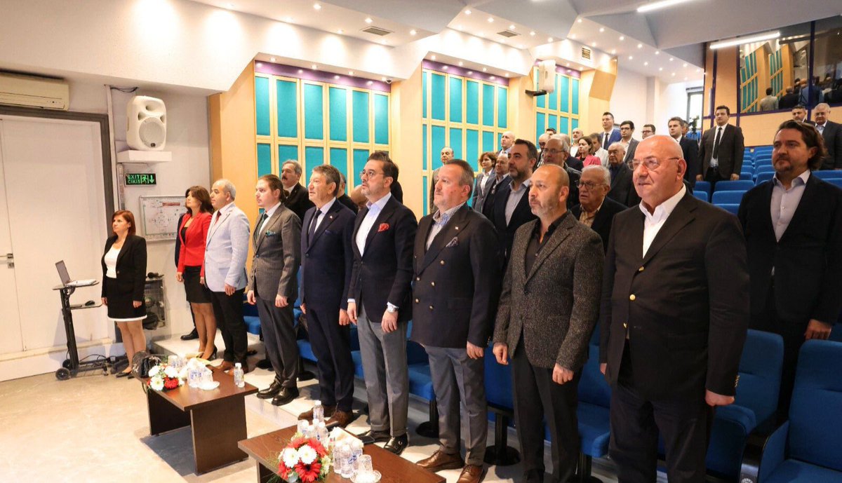selimkasapoglu's tweet photo. Denizli Organize Sanayi Bölgesi 23. Olağan Genel Kurulu toplantısına katıldık.

Bölge yönetiminin faaliyetlerini dinledik, görüş ve önerilerimizi söyledik. Uyumlu bir çalışma içinde olduğumuz OSB yönetimi ile birlikte başta Teknopark olmak üzere birçok projeyi hayata geçirmeyi hedefliyoruz.

Denizli OSB Başkanımız Derya Baltalı’ya ve yönetimine yapmış oldukları çalışmalar için teşekkür ediyor, yeni dönemde başarılar diliyorum.

@denizliso