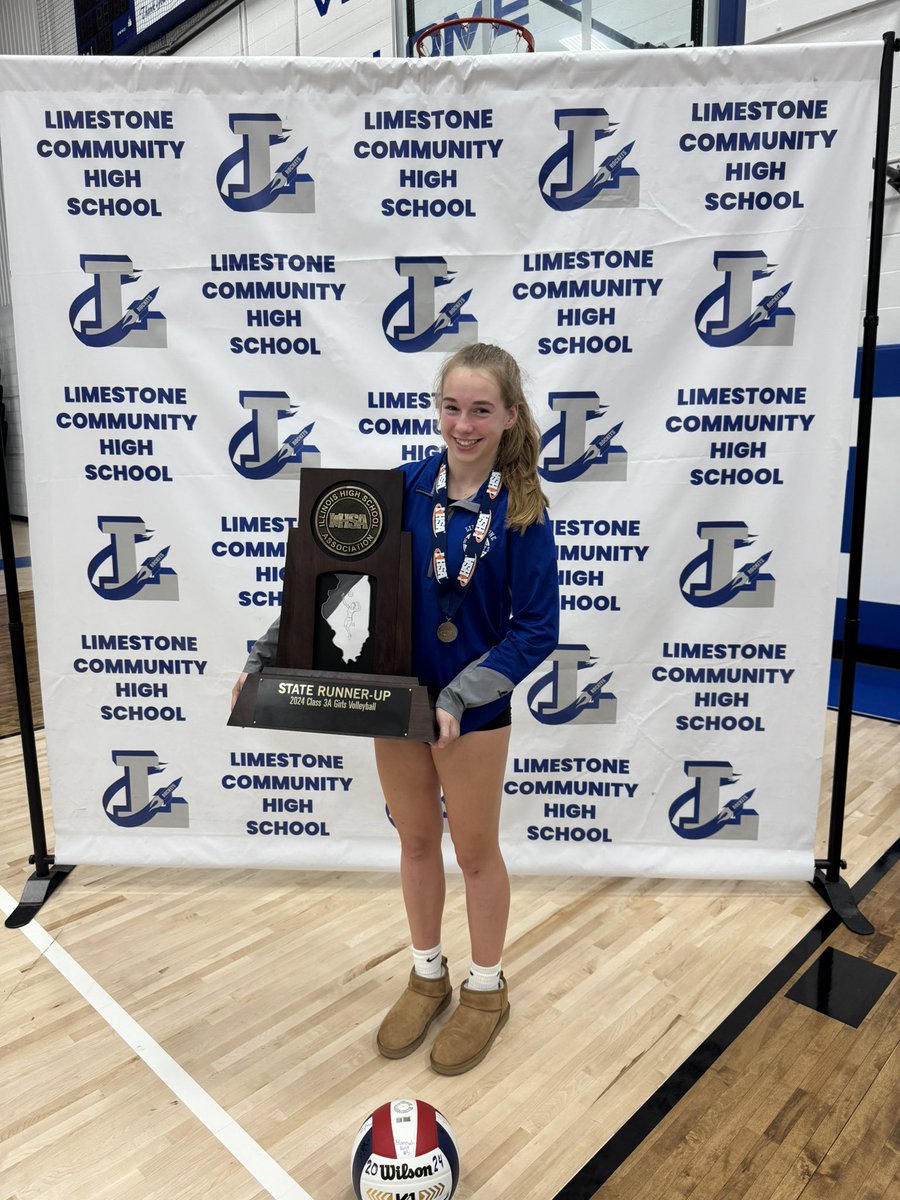 khloestear's tweet photo. Runner-up in state! 🥈 So proud of this amazing team and how far we’ve come together. Every step of the journey was worth it! I couldn’t have asked for a better season with these girls! 🏐🚀 

@VBallrecruiter 
@CoachSamWol23 
@Jennabanz 
@Rockets_VB310 https://t.co/BCc4cPPzut