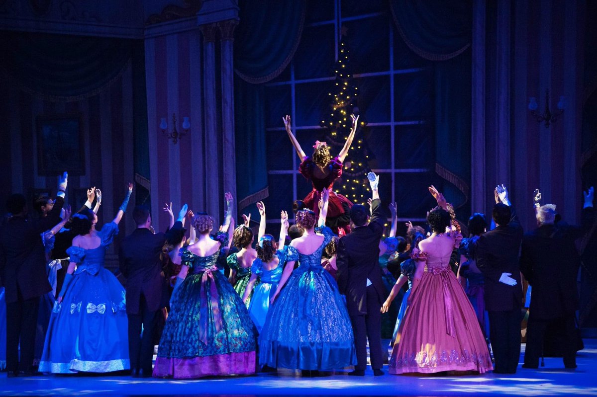 cantonballet's tweet photo. Don't miss your chance to experience The Nutcracker, a cherished tradition for families throughout Northeast Ohio for generations. This season, every performances will feature the Canton Symphony Orchestra alongside the Ballet!

🎟️ at https://t.co/tdasdeyg44. https://t.co/PY2yKp5hrp