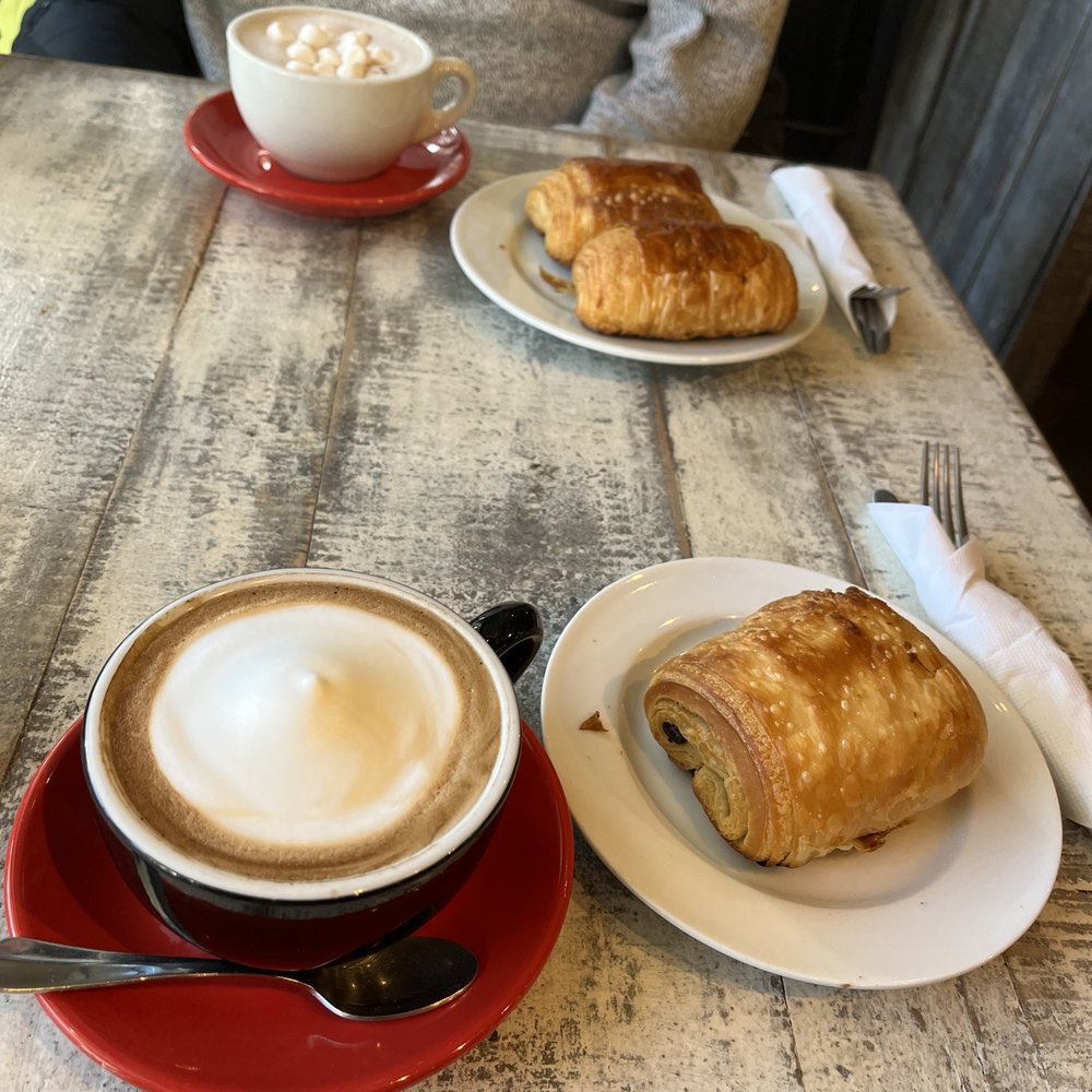 $COFFEE 

My 3rd of the day with a nice croissant ☕️🥐

Why are you having? 

#coffe #Coffee #CoffeeLover #CoffeeLovers #oleandsteen