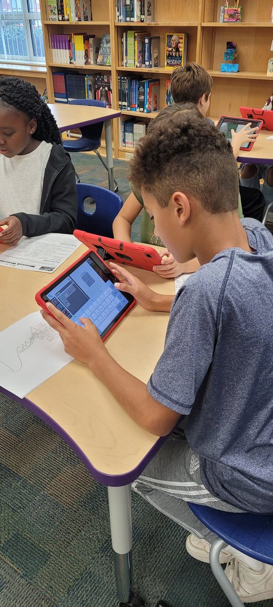 Building models of the ocean floor   with #MinecraftEdu! 4th graders are demonstrating their knowledge and creativity. #VBITS <a href="/vbschools/">VBSchools</a> <a href="/NewCastleES_VB/">New Castle ES</a>