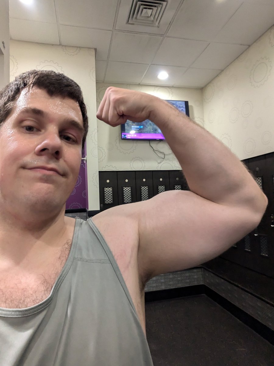 ross_write's tweet image. Gym life was 240 now I am 218