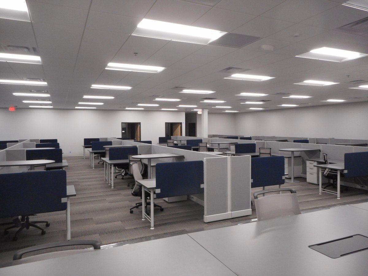 Project Feature: Border States | Maple Grove, MN 
A dynamic 130,000 SF retail center, warehouse, and professional office space - under one roof. We take pride in creating versatile spaces that meet client needs from every angle. hubs.ly/Q02YRNv-0