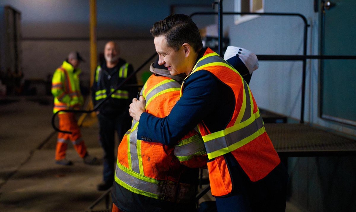 PierrePoilievre's tweet image. For over 30 years, the workers at Trailcon in Brampton have kept Canadian businesses moving and hauling with their custom trailer fleets and maintenance services.

A carbon tax of 17.4 ¢/L for long-haul truckers means $15k–$20k per year, per truck in extra costs. And NDP-Liberals…