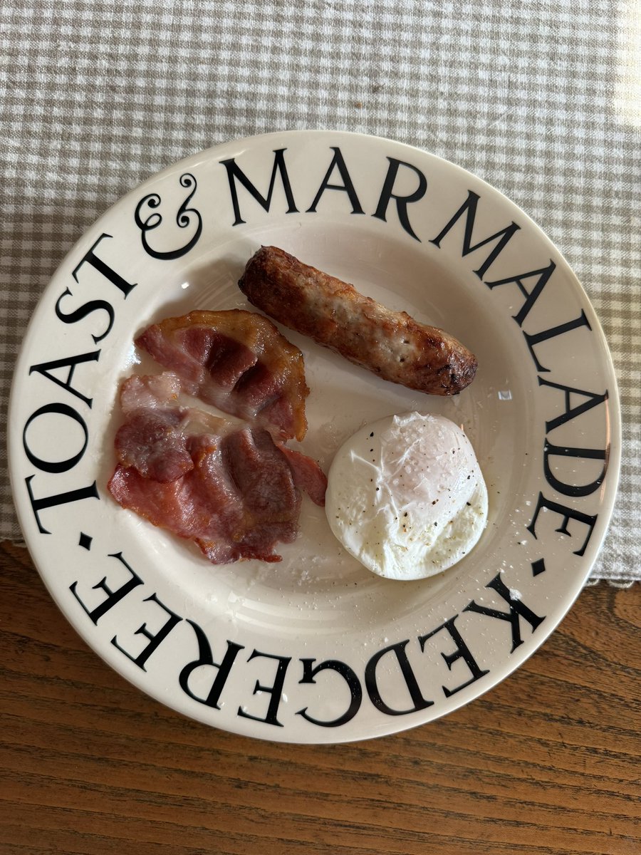 Alexandra tweet media