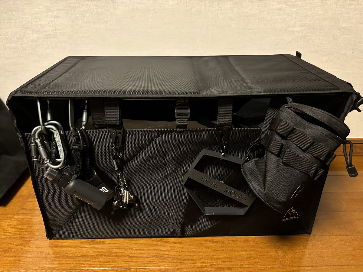 satoshitax1's tweet photo. 今回購入したのはRATELWORKS ラーテルワークスのHidebox（ハイドボックス）
キャンプ用ゴミ箱！
普段はキャンプ用チェア等の収納BOXとして使用！
しっかり天板も入っているので上に物も置けて便利！

https://t.co/HYVAY9jJyM
6,580円

#ratelworks
#Hidebox（ハイドボックス）
#ごみ箱 https://t.co/OSO38AcecP