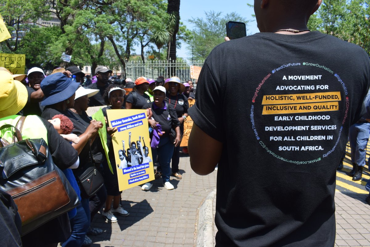 LRCSouthAfrica's tweet photo. 📢 Today, we joined @EcdReform at the Dept. of Basic Education to push for better ECD regulation through the Children’s Amendment Bill.

Passionate teachers &amp; practitioners stood up for the rights of SA’s children. It's time to prioritize ECD and secure their future! ✊
#ECDsitin https://t.co/Yu3CZzMtDP