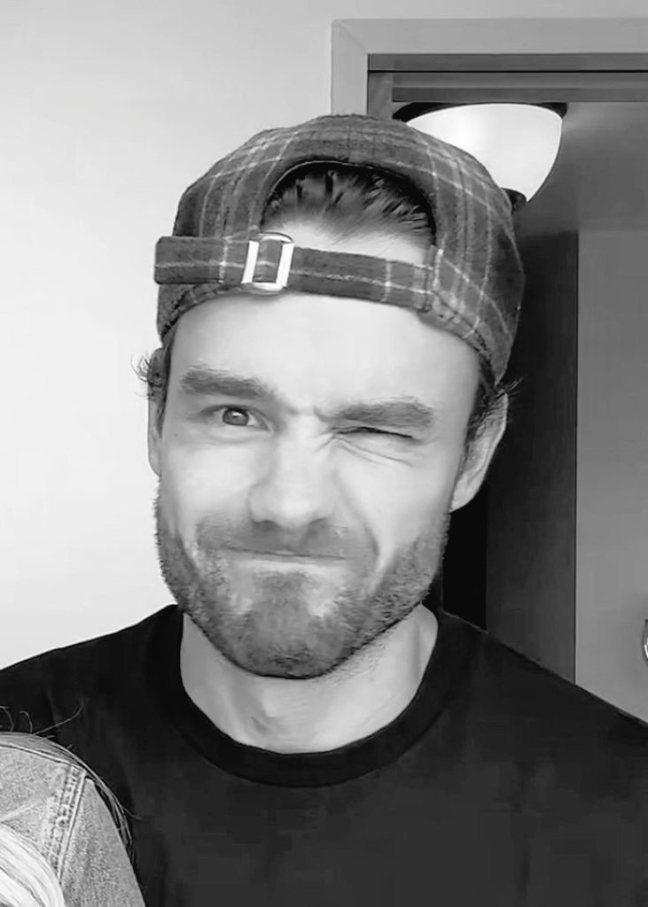 LiamPUpdate's tweet photo. "Some way, somehow
You and I, we're gonna live forever" https://t.co/FkdNAfh3Bd
