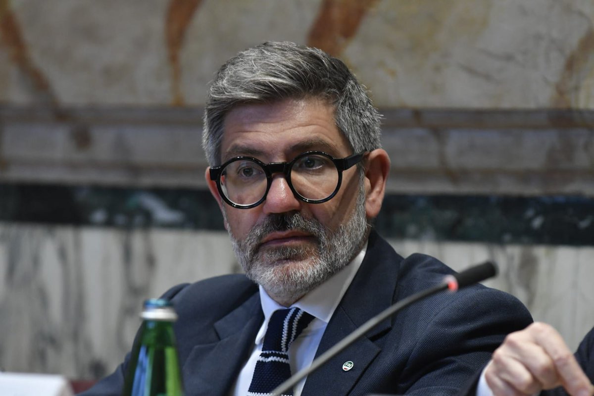 fai_cisl's tweet photo. #20novembre, il Segretario Generale @OnofrioRota interviene su accordo tra #UE e #Mercosur: "Accordo privo di reciprocità e rappresenta un grave rischio per il #lavoro, l'#ambiente e i #consumatori: serve una #clausolasociale universale che leghi gli scambi commerciali al rispetto degli standard europei in materia di applicazione dei contratti e tutela dei lavoratori, della qualità dei prodotti alimentari, della sostenibilità ambientale delle filiere. Siamo favorevoli al libero #scambio ma è necessario che i criteri di #reciprocità siano alla base degli accordi - aggiunge il sindacalista - per questo rinnoviamo il nostro appello al #Governo italiano e a tutte le istituzioni europee affinché la partita sull'accordo commerciale con i paesi sudamericani sia giocata con #responsabilità e massima #trasparenza, salvaguardando le filiere europee e soprattutto quelle del #MadeinItaly #agroalimentare, le prime che abbiamo vincolato con orgoglio alla condizionalità sociale della #Pac".