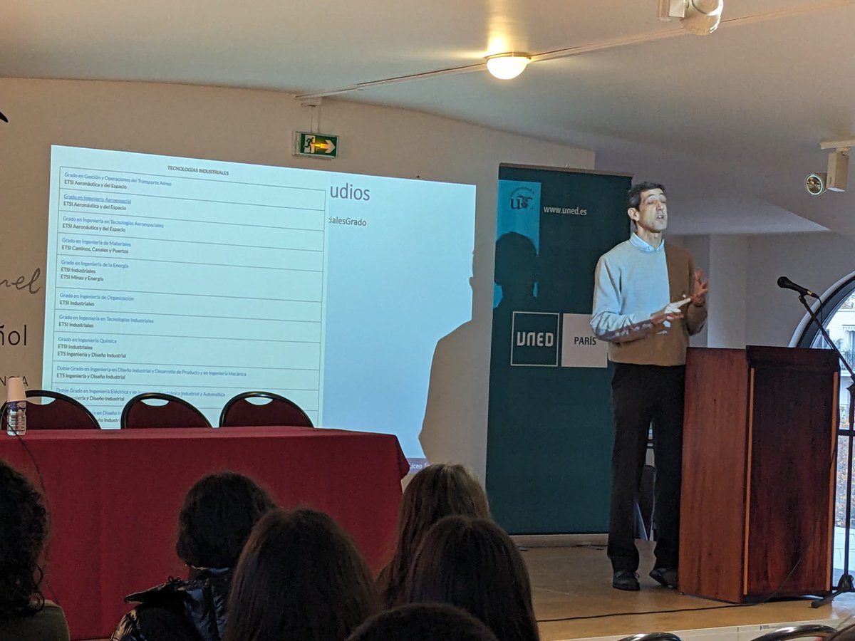 liceo_luis's tweet photo. El viernes 23 Fernando Dorado y Susana Acebo ofrecieron al alumnado de Bachillerato una charla de orientación  sobre el mundo de la Ingeniería Industrial. Muchísimas gracias por este rato tan inspirador para nuestro alumnado https://t.co/n5ANTkj5Ql