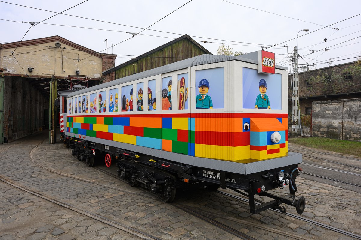 viktoriaserdult's tweet photo. There is a now LEGO TRAM (!!!) in Budapest. ❤️You can see it in Deák Ferenc square until Christmas. https://t.co/5eSoILCpvu