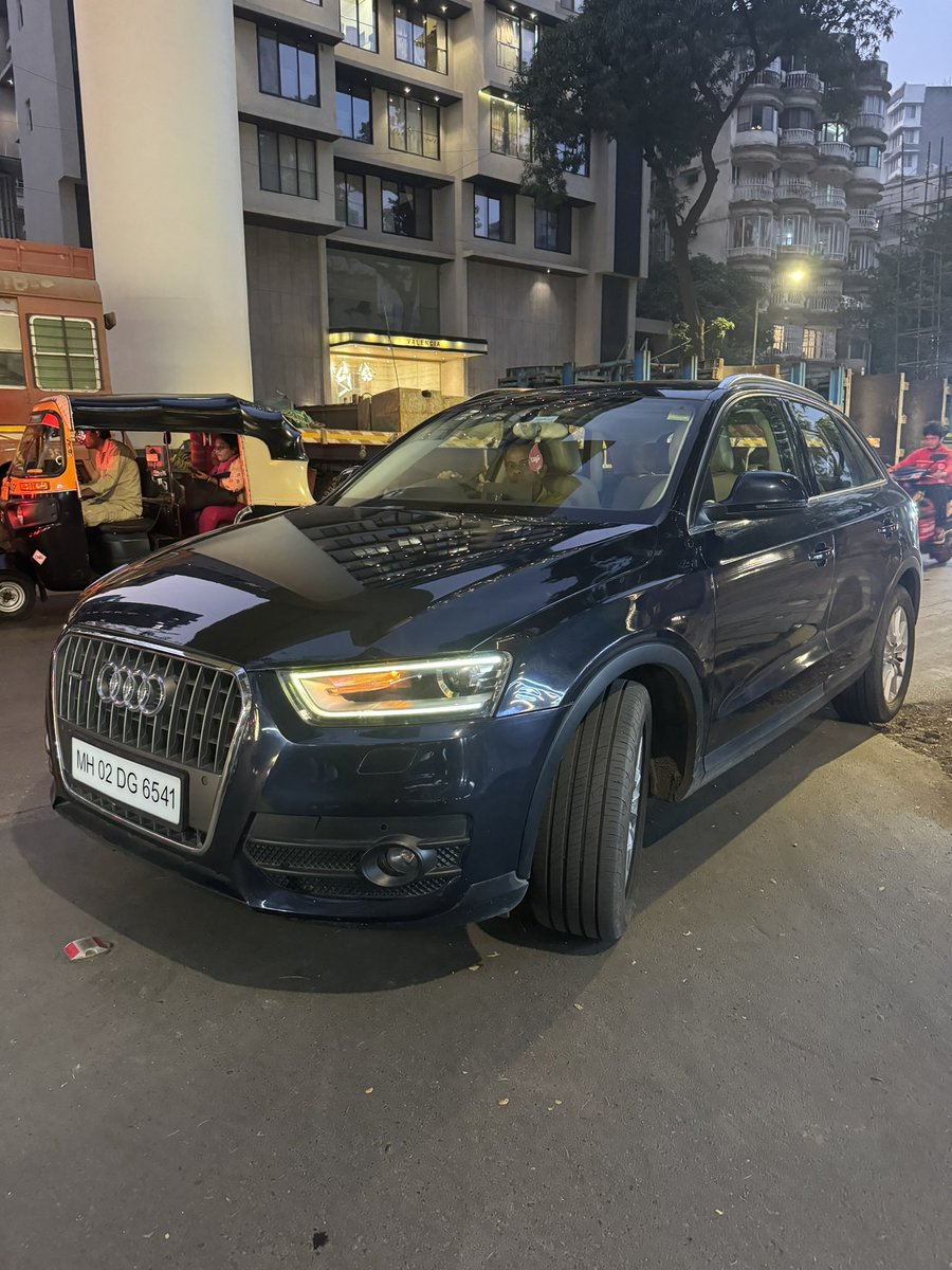 iamsharz's tweet photo. Coming wrong way in St Francis Avenue, Santacruz West @MumbaiPolice @MTPHereToHelp https://t.co/7qJl5NA2cN
