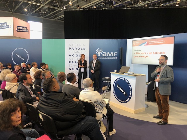 Epiceum (@epiceum) on Twitter photo Ce matin au <a href="/salondesmaires/">Salon des Maires et des Collectivités</a>, partage des résultats de notre Baromètre <a href="/bcomlocale/">barometrecomlocale</a> lors du débat : "Communication locale : comment être entendu ?" ! Prochain événement à ne pas manquer cet après-midi, l'émission tournée à 15h pour AMF TV (Stand <a href="/l_amf/">AMF | Association des maires de France</a> , hall 2.2). #compublique Ce matin au <a href="/salondesmaires/">Salon des Maires et des Collectivités</a>, partage des résultats de notre Baromètre <a href="/bcomlocale/">barometrecomlocale</a> lors du débat : "Communication locale : comment être entendu ?" ! Prochain événement à ne pas manquer cet après-midi, l'émission tournée à 15h pour AMF TV (Stand <a href="/l_amf/">AMF | Association des maires de France</a> , hall 2.2). #compublique