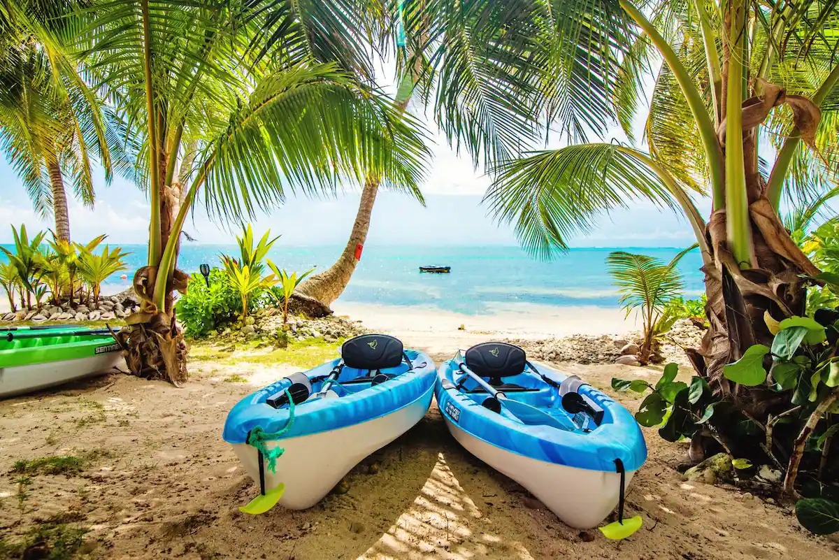 PoMBeachFrVilla's tweet photo. Book a stunning oceanfront family vacation villa for rent in East End! Perfect for a relaxing, memorable stay by the sea. Book your dream stay now at https://t.co/vWftrkWde9
#Airbnb #EastEnd #OceanfrontVilla #FamilyVacation https://t.co/AXHjLPQpfv