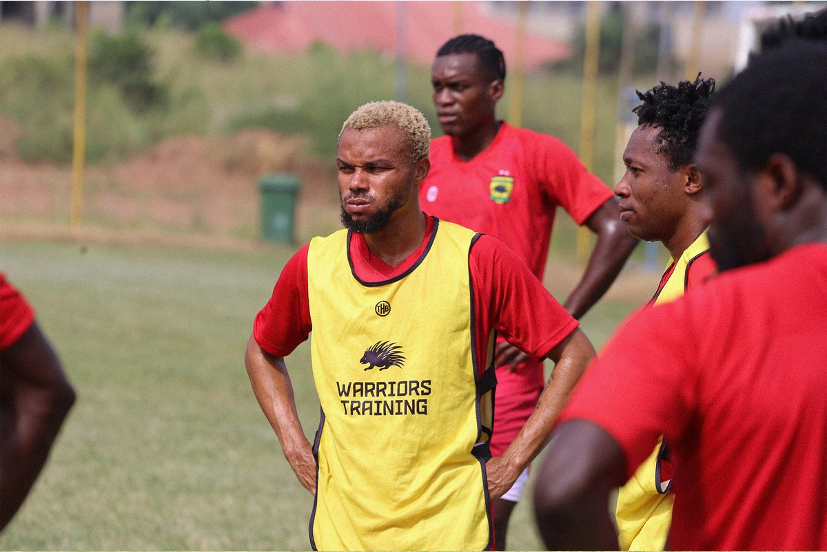 AsanteKotoko_SC's tweet photo. Resetting for Sunday.
#GPLMD12
#AKSC #Fabucensus #Kotoko4All https://t.co/oz6VpPhm2r