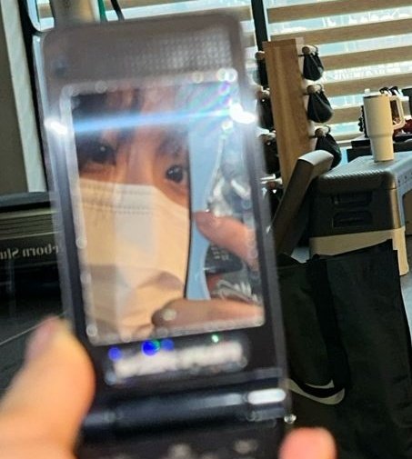 거울안에 갇힌 새