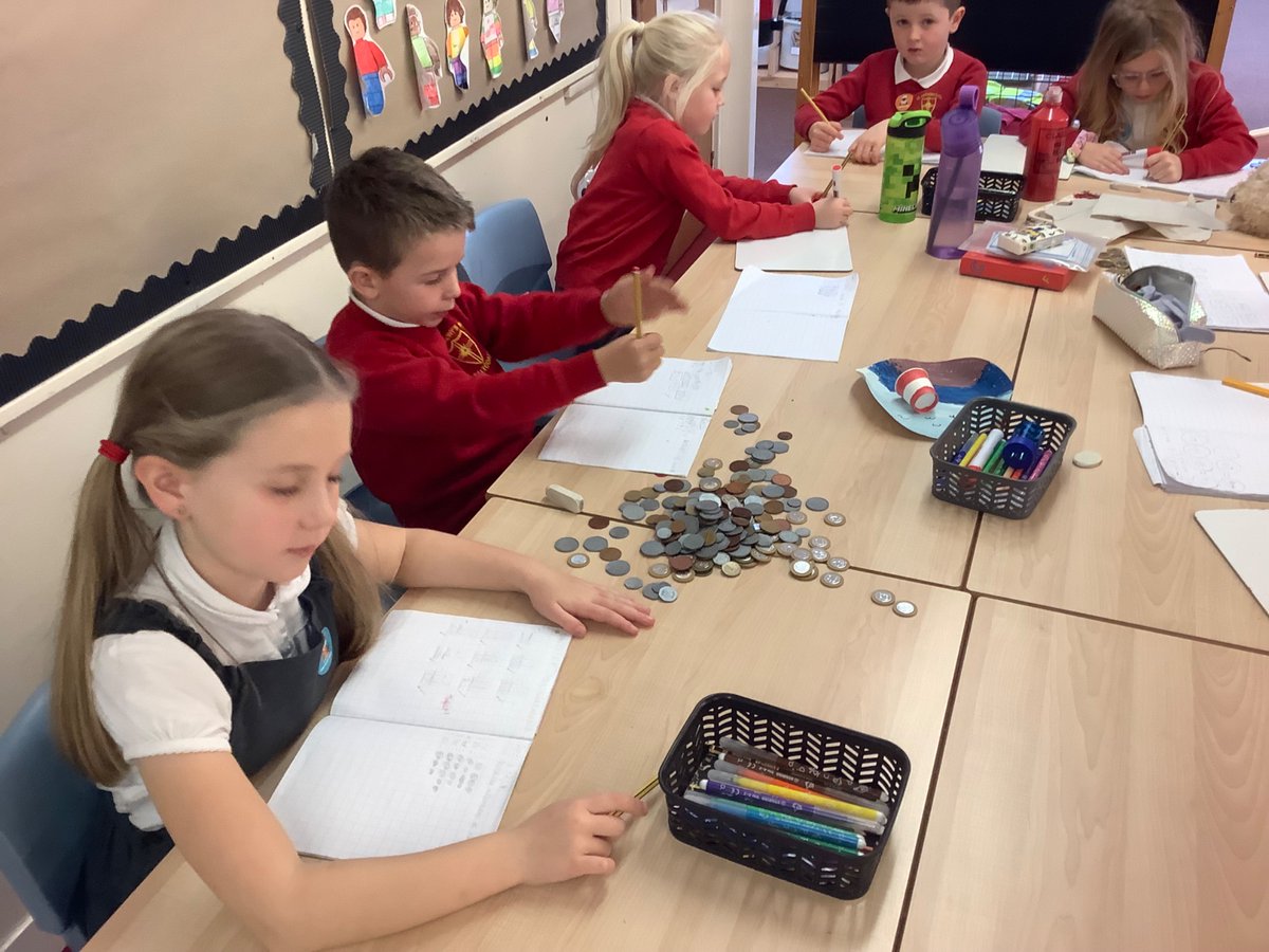 SaintAnthonysPS's tweet photo. Money, money, money with P3 πΆπ· #MakingAmounts #HowMuchIsIt? https://t.co/nhY4duJbDF