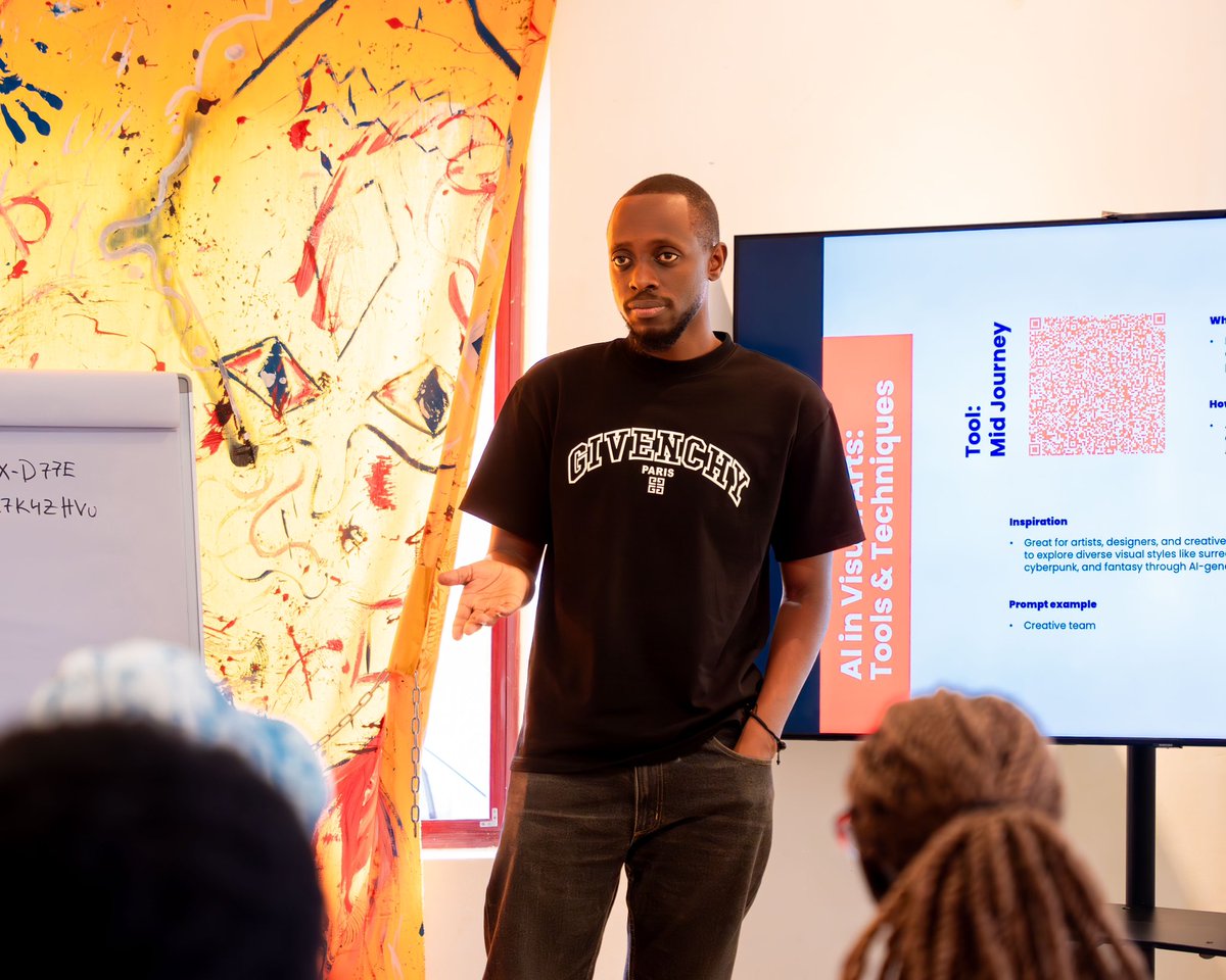 multimediahubRW's tweet photo. Exciting AI training session at @multimediahubRW in collaboration with @IF_Rwanda ! 🤖✨ Our trainers led discussions on what AI is, its effects, and how it can partner with the creative industry. A day full of insights and inspiration! 🌟 #createwithkmh #novembrenumérique https://t.co/Gzjgd13xLO