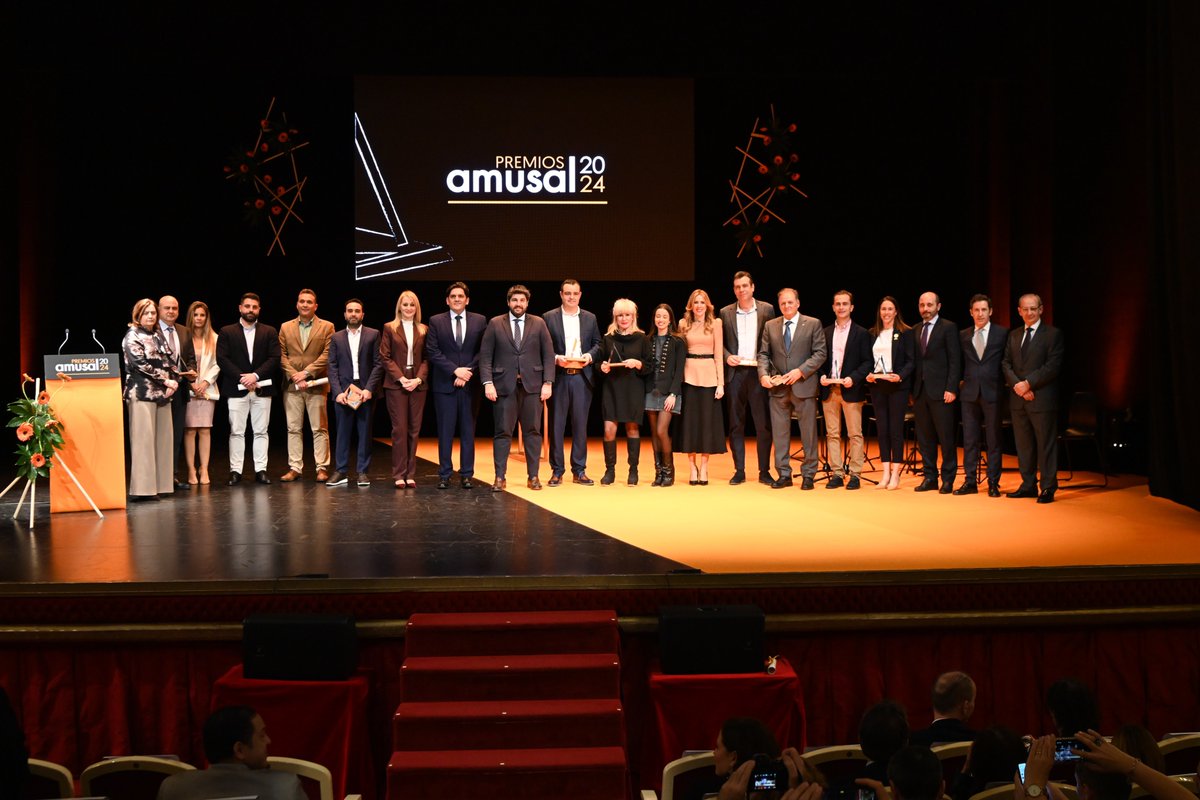 MurciaDiario (@murdiario) on Twitter photo Estos son los ganadores de los ‘Premios Amusal 2024’ murciadiario.com/articulo/empre… a través de <a href="/Murdiario/">MurciaDiario</a>
<a href="/Amusal/">amusal</a> <a href="/Empresa_RM/">Consejería de Empresa, Empleo y Economía Social</a> <a href="/MarisaL_Aragon/">Marisa López</a> <a href="/infoRMurcia/">Instituto de Fomento</a> <a href="/soyjoaquingomez/">Joaquín Gómez Gómez 🇪🇺 🇪🇸 🇺🇦</a> <a href="/LopezMirasF/">Fernando López Miras</a> <a href="/Circubica/">Circúbica</a> <a href="/AmbuDeseo/">Fundación Ambulancia del Deseo</a> <a href="/Naturalfrio/">Naturalfrio</a> Estos son los ganadores de los ‘Premios Amusal 2024’ murciadiario.com/articulo/empre… a través de <a href="/Murdiario/">MurciaDiario</a>
<a href="/Amusal/">amusal</a> <a href="/Empresa_RM/">Consejería de Empresa, Empleo y Economía Social</a> <a href="/MarisaL_Aragon/">Marisa López</a> <a href="/infoRMurcia/">Instituto de Fomento</a> <a href="/soyjoaquingomez/">Joaquín Gómez Gómez 🇪🇺 🇪🇸 🇺🇦</a> <a href="/LopezMirasF/">Fernando López Miras</a> <a href="/Circubica/">Circúbica</a> <a href="/AmbuDeseo/">Fundación Ambulancia del Deseo</a> <a href="/Naturalfrio/">Naturalfrio</a>