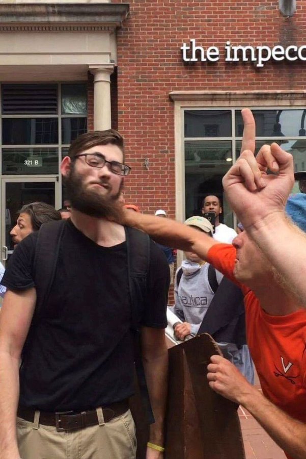 Centradasbrigas's tweet image. Dia da Consciência Negra e chegou o momento.
Os melhores vídeos de racistas apanhando a Thread.
Segue o fio🧶