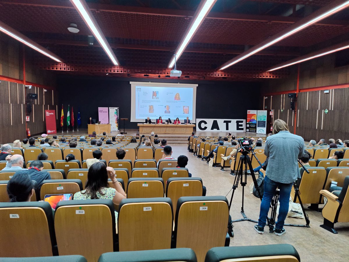 IUACC_US's tweet photo. Celebración del Congreso CATE 2024. Innovación para el Bienestar y Salud en Climas Extremos. En la @ETSASevilla @InvestigaUS https://t.co/y6EEED5o4c