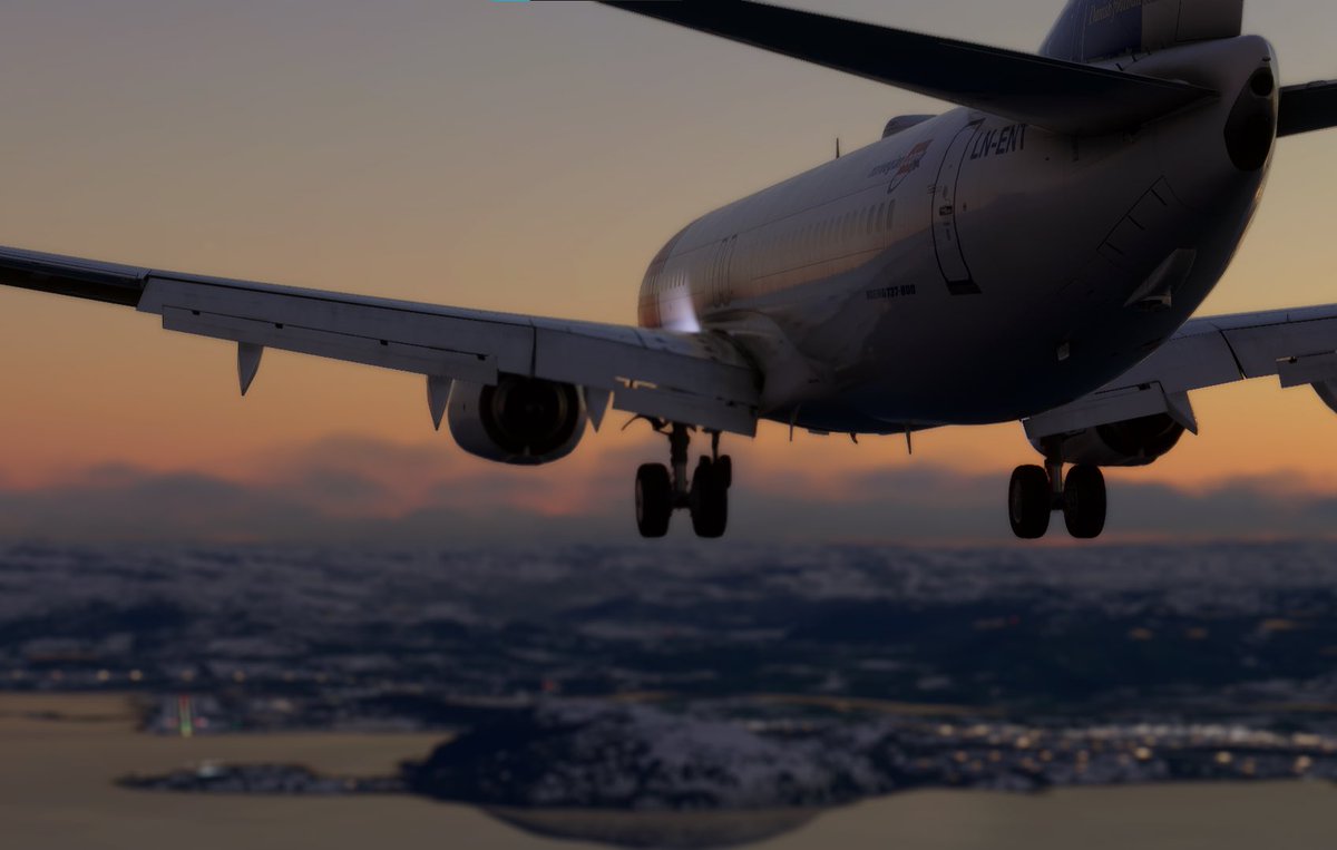 PilotFly04's tweet image. Nordic Ops today! 🇳🇴

Oslo - Alta with Norwegian as NOZ2FH 🔴⚪️

Some incredible scenery and lighting up here 🗻❄️

@vatsim @VNorwegian @MSFSofficial 

#PMDG #msfs2020