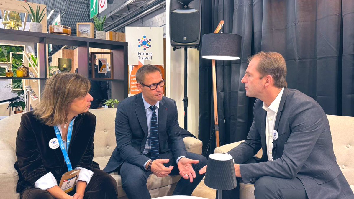 Au cœur du <a href="/salondesmaires/">Salon des Maires et des Collectivités</a>, de riches échanges avec celles et ceux qui font vivre nos territoires et une envie collective de construire ensemble 🤝 

#SMCL2024 #AvecFranceTravail