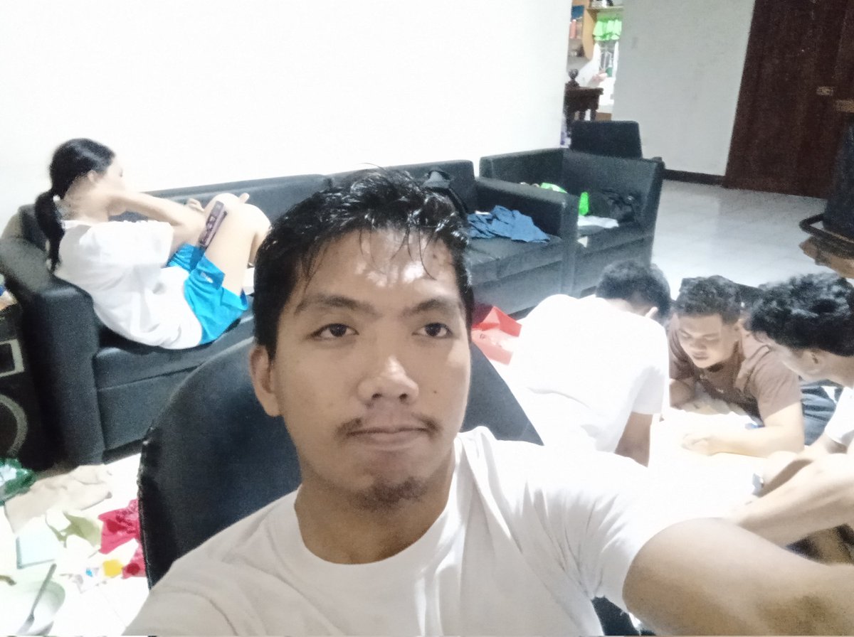 hrtsk23's tweet photo. preparation for exams week have been pretty stressful but therapeutic. 

I'm happy that I get to study with my classmates and pull all-nighters with them, I've been improving a lot on my end https://t.co/1rpDtL9tOt